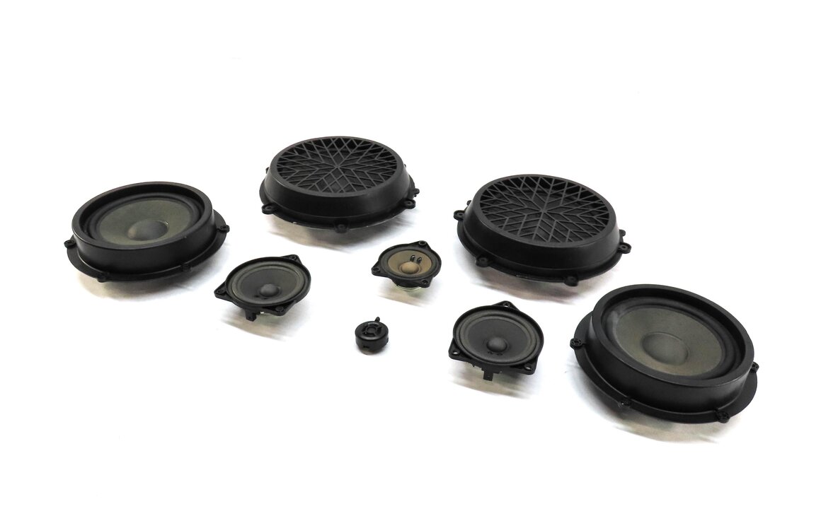 Thumbnail 1: 2013 PORSCHE CAYENNE (958) RADIO STEREO SUB SUBWOOFER SPEAKER SET
