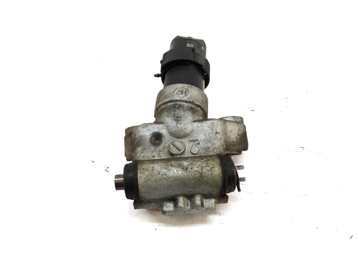 Thumbnail 2: 2013 PORSCHE CAYENNE (958) REAR RIGHT PASSENGER BRAKE CALIPER ACTUATOR MOTOR