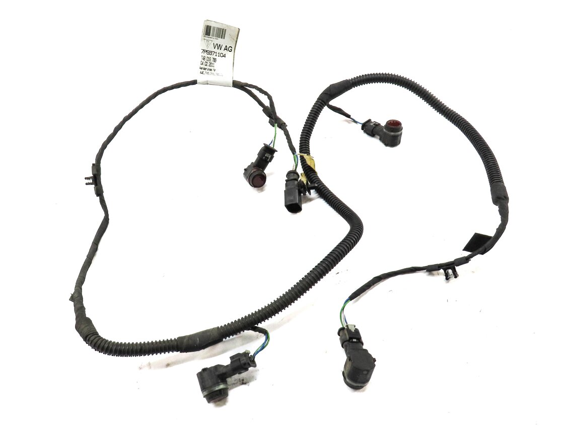 Thumbnail 1: 2013 PORSCHE CAYENNE (958) REAR PDC PARK DISTANCE SENSOR SET w/ HARNESS (RED)