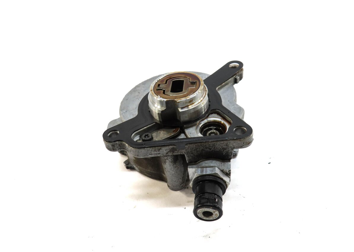 Thumbnail 2: 2013-2018 PORSCHE CAYENNE (958) 3.6L VR6 ENGINE - BRAKE VACUUM PUMP