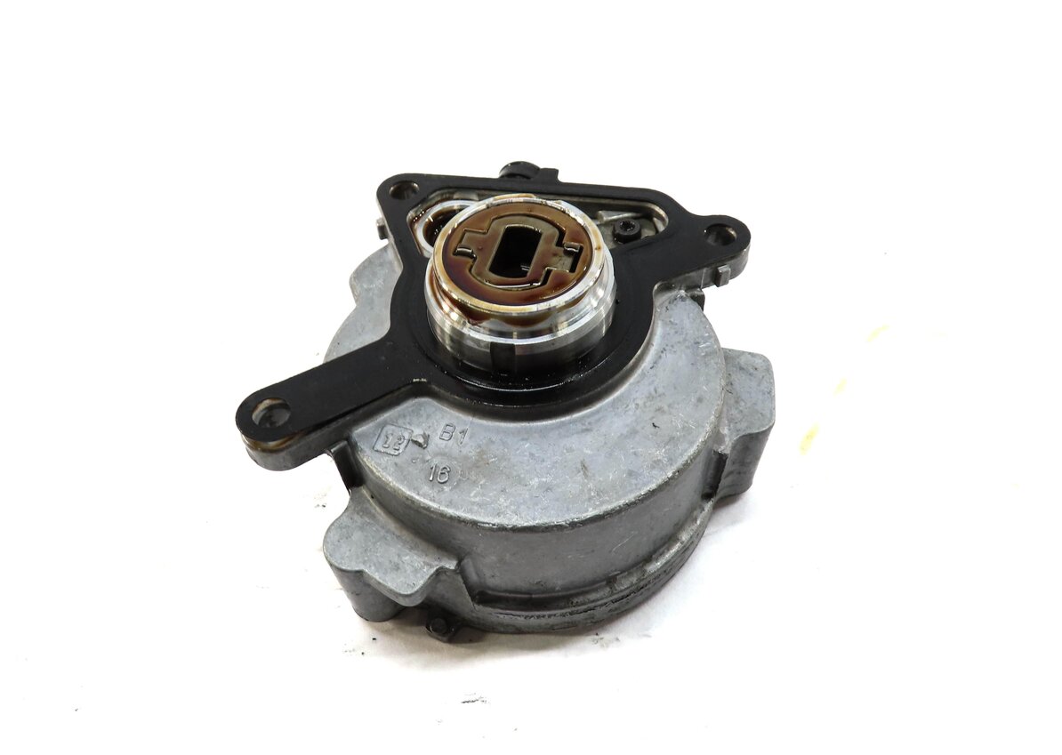 Thumbnail 3: 2013-2018 PORSCHE CAYENNE (958) 3.6L VR6 ENGINE - BRAKE VACUUM PUMP