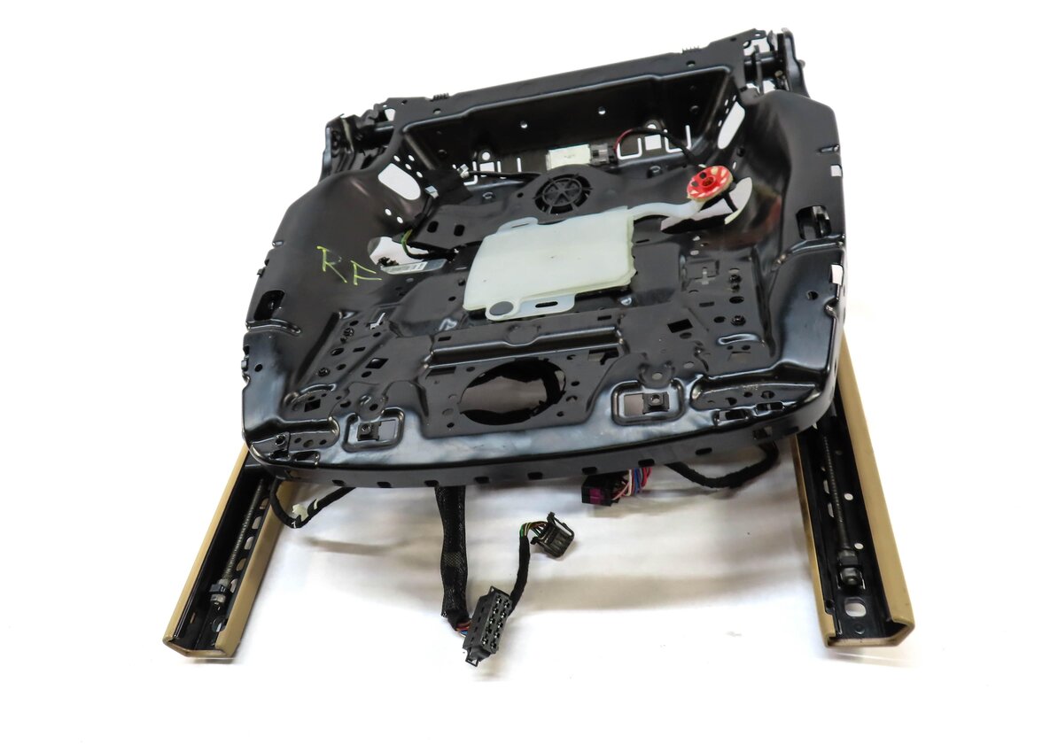 Thumbnail 2: 2011-2018 PORSCHE CAYENNE (958) PASSENGER - 14 WAY MEMORY SEAT TRACK w/ MOTORS
