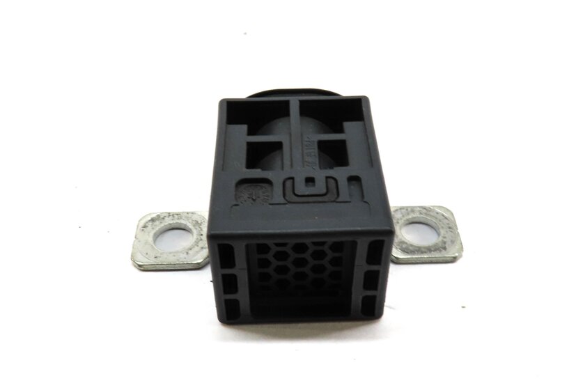 Thumbnail 3: 2013 AUDI Q7 (4L) BATTERY OVERLOAD SAFETY SWITCH 4F0915519