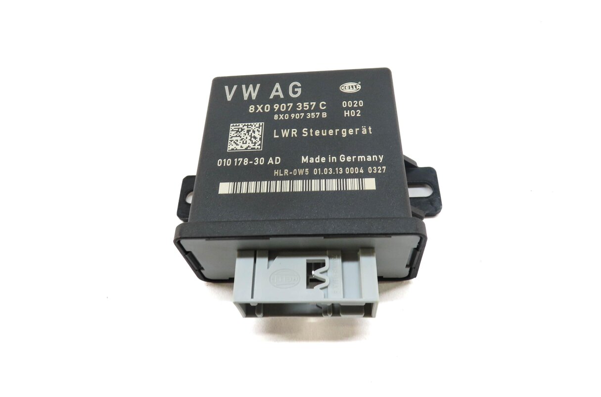 Thumbnail 2: 2013 AUDI Q7 (4L) HEADLIGHT RANGE CONTROL MODULE 8X0907357C