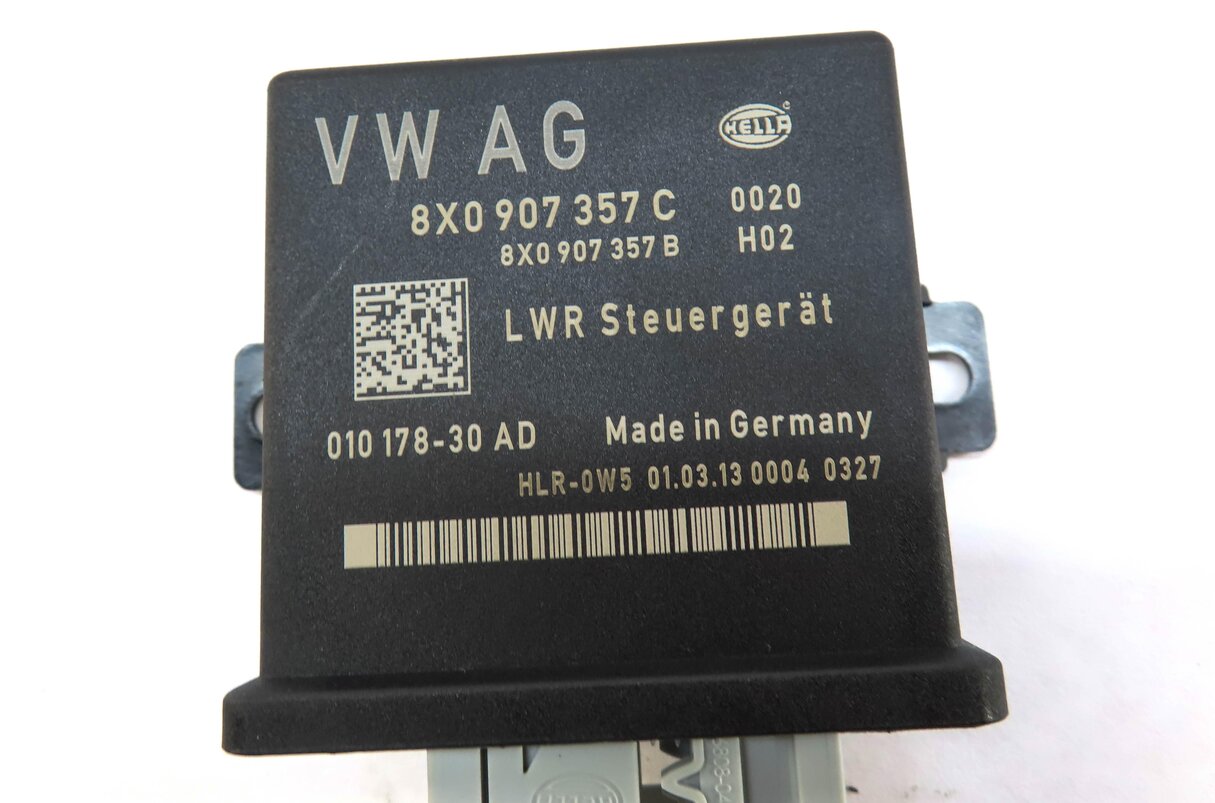Thumbnail 4: 2013 AUDI Q7 (4L) HEADLIGHT RANGE CONTROL MODULE 8X0907357C