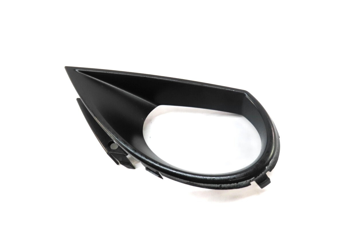 Thumbnail 2: 2013 AUDI Q7 (4L) FRONT LEFT DRIVER LOWER FOG LIGHT SURROUND TRIM 4L0807489