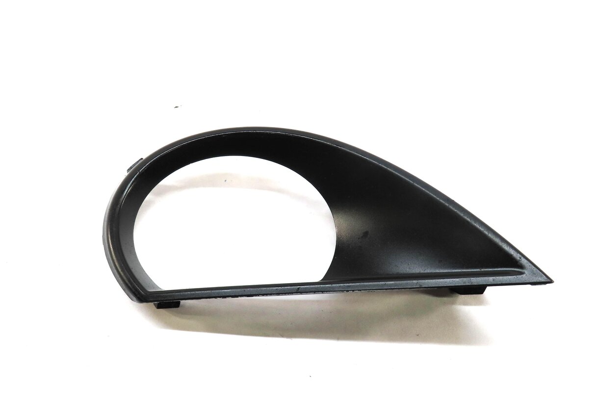 Thumbnail 3: 2013 AUDI Q7 (4L) FRONT LEFT DRIVER LOWER FOG LIGHT SURROUND TRIM 4L0807489
