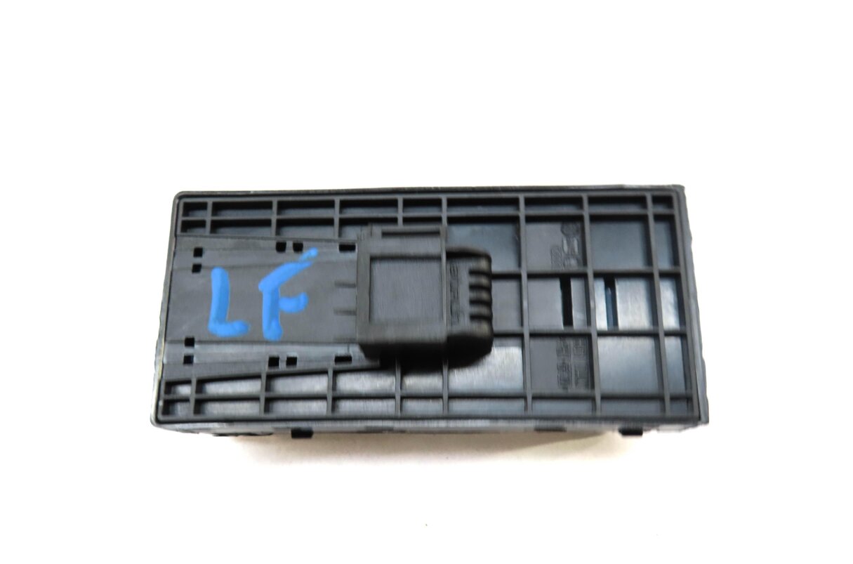 Thumbnail 4: 2011-2015 AUDI Q7 (4L) LEFT DRIVER MASTER POWER WINDOW SWITCH w/ CHILD LOCK