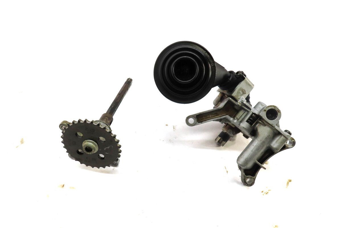 Thumbnail 2: 2013 AUDI Q7 (4L) 3.0L ENGINE (CTWB) ENGINE OIL PUMP 06E115105