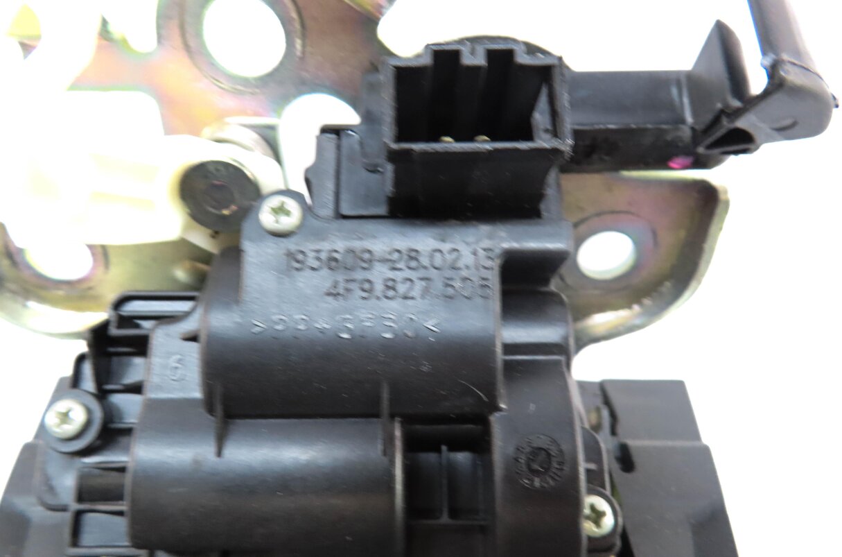 Thumbnail 5: 2013 AUDI Q7 (4L) REAR HATCH TRUNK LOCK LATCH ACTUATOR 4F9827505