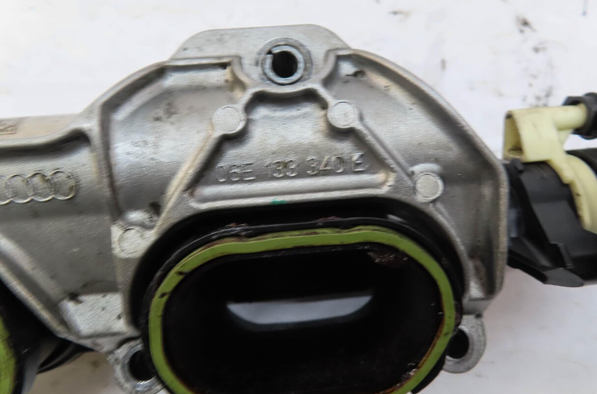 Thumbnail 6: 2013 AUDI Q7 (4L) 3.0L ENGINE (CTWB) LOWER RIGHT INTAKE MANIFOLD w/ FUEL RAIL
