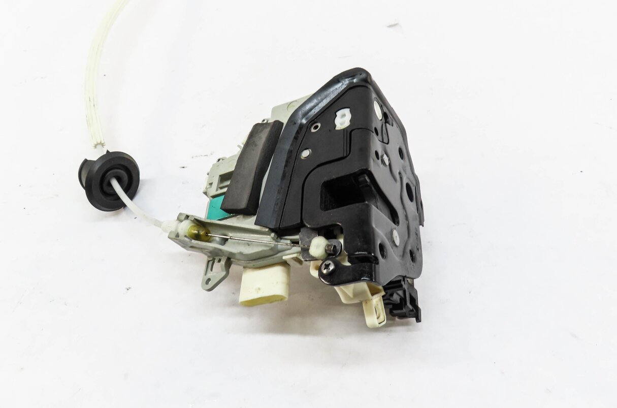 Thumbnail 4: 2010-2019 AUDI / PORSCHE A4 S4 A5 S5 A6 Q3 Q5 Q7 TT 911 - RIGHT FRONT DOOR LATCH