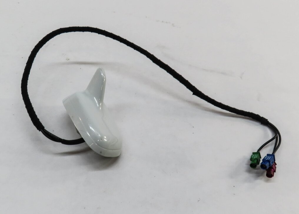 Thumbnail 1: 12-15 AUDI Q7 (4L) RADIO STEREO GPS NAVIGATION SHARK FIN ANTENNA (WHITE 2Y)