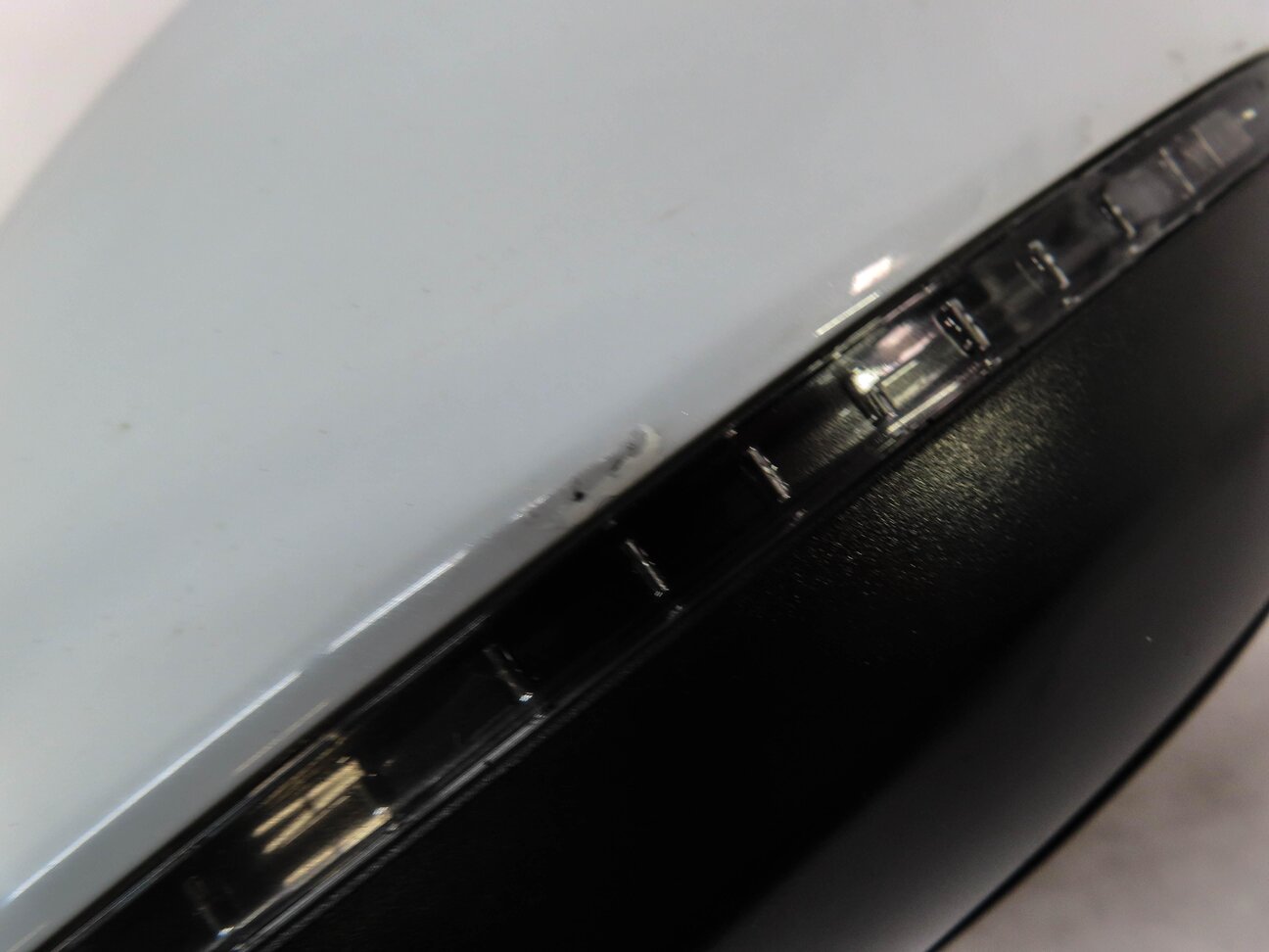 Thumbnail 8: 2013-2015 AUDI Q7 (4L) LEFT DRIVER P-FOLD BLIND SPOT DOOR MIRROR (WHITE)