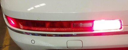 Thumbnail 2: 2007-2015 AUDI Q7 (4L) LEFT DRIVER REAR BUMPER LOWER TAILLIGHT LIGHT LAMP