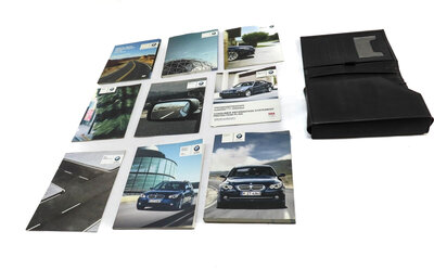 Thumbnail 1: 2008 BMW 535i (E60) OWNERS MANUAL SET OF 9 w/ CARRYING CASE