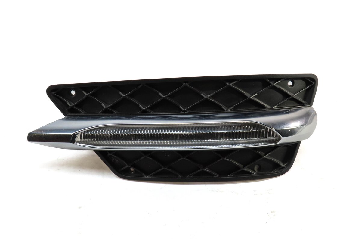 Thumbnail 2: 2012-2014 MERCEDES BENZ C250 C300 C350 (W204) FRONT LEFT SIDE MARKER LIGHT LAMP