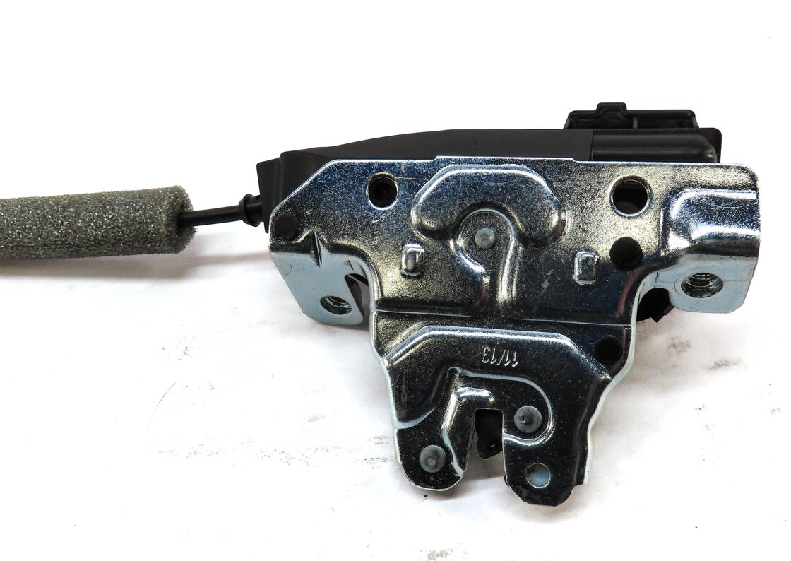 Thumbnail 2: 2014 MERCEDES C250 (W204) TRUNK LOCK LATCH ACTUATOR w/ CABLE 2047500185