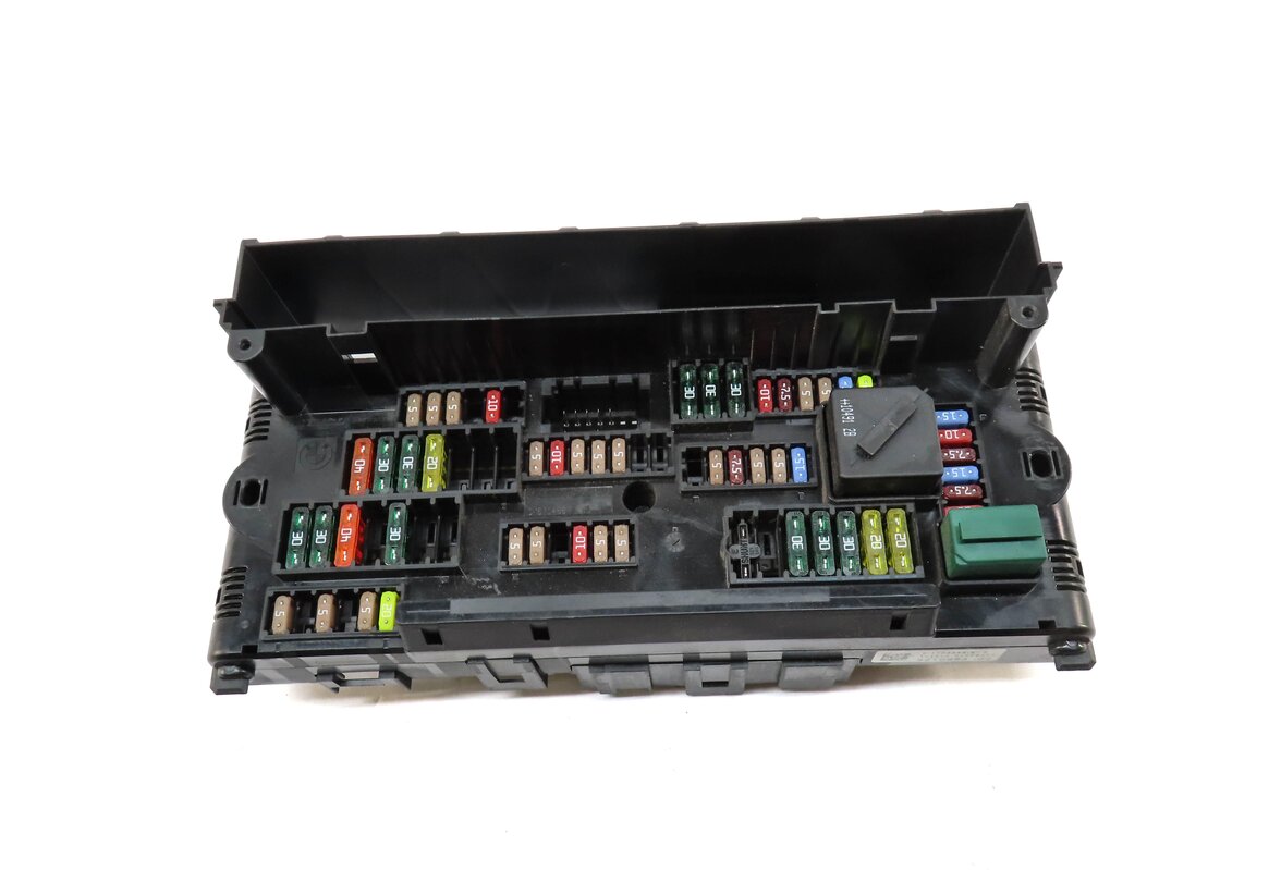 Thumbnail 2: 2011 BMW X3 (F25) FRONT POWER DISTRIBUTION FUSE BOX 61149210863