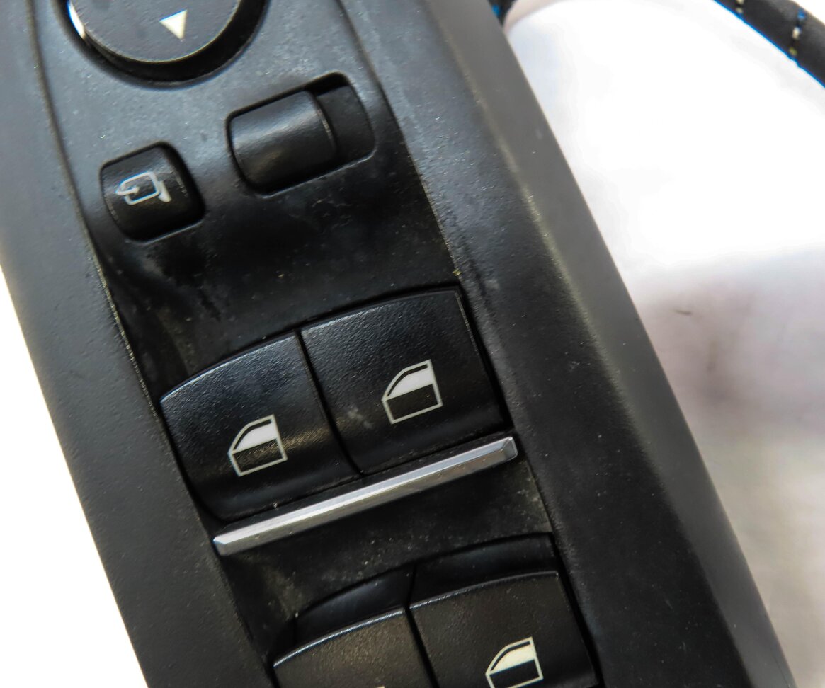 Thumbnail 6: 2010-2019 BMW 5 / 6 / GT / X3 (F07 F10 F12 F25) LEFT DRIVER P-FOLD WINDOW SWITCH