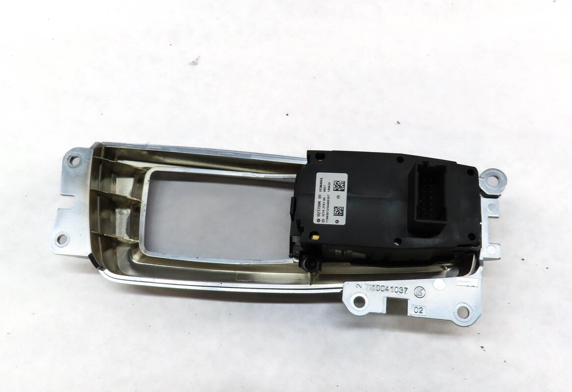 Thumbnail 4: 2011 BMW X3 (F25) EMERGENCY HILL PARKING E-BRAKE ON OFF SWITCH BUTTON w/ TRIM