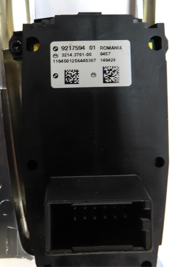 Thumbnail 5: 2011 BMW X3 (F25) EMERGENCY HILL PARKING E-BRAKE ON OFF SWITCH BUTTON w/ TRIM