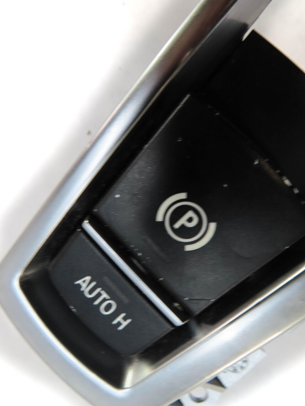 Thumbnail 6: 2011 BMW X3 (F25) EMERGENCY HILL PARKING E-BRAKE ON OFF SWITCH BUTTON w/ TRIM