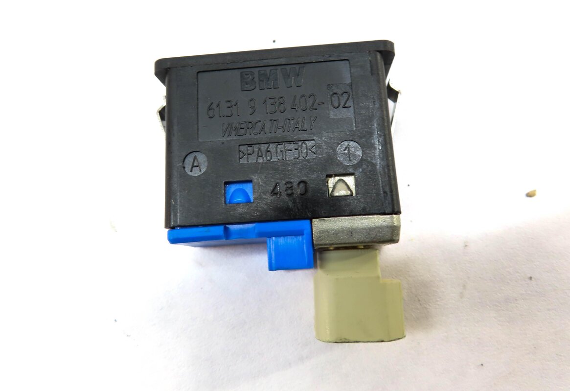 Thumbnail 4: 2011 BMW X3 (F25) AUXILIARY AUX RADIO STEREO INPUT JACK PANEL w/ USB 9138402