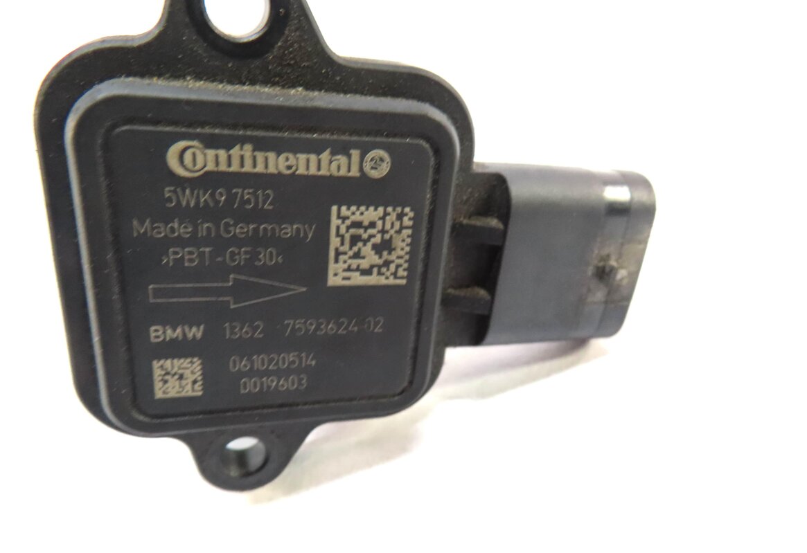 Thumbnail 4: 10-18 BMW 335i 535i X5 X6 (E83 E87 E90 F10 F15) 3.0L ENGINE MASS AIR FLOW SENSOR