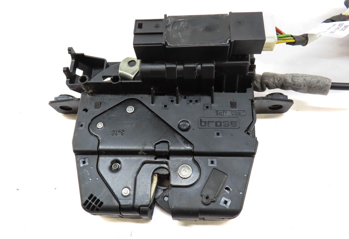 Thumbnail 3: 2011 BMW X3 (F25) REAR TRUNK HATCH LATCH w/ SOFT CLOSE ACTUATOR MOTOR
