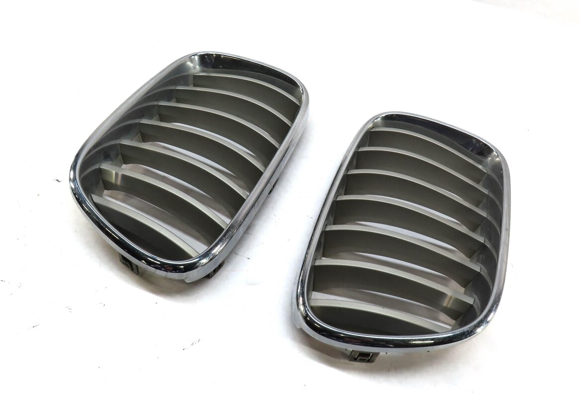 2011-2017 BMW X3 (F25) FRONT LEFT & RIGHT HOOD KIDNEY GRILLE SET (TITANIUM FINS)