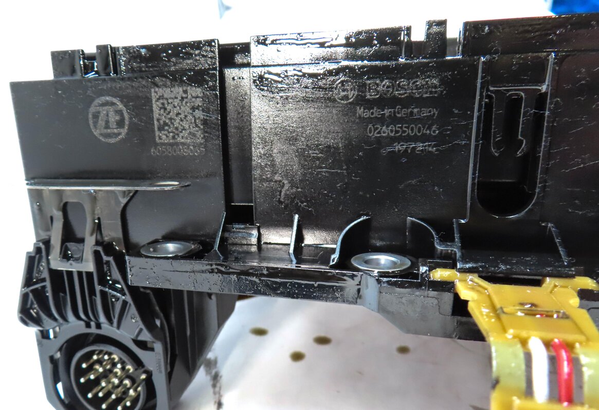 Thumbnail 6: 2011-2014 BMW X3 (F25) A/T 35iX 8HP-45 8 SPEED AUTOMATIC TRANSMISSION VALVE BODY