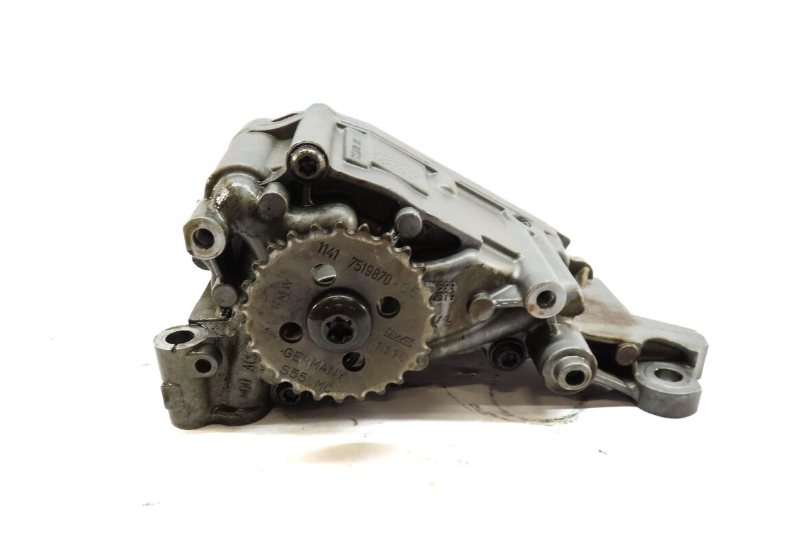 Thumbnail 2: 2011 BMW X3 (F25) 3.0L TURBO (N55) ENGINE OIL PUMP 11417573747