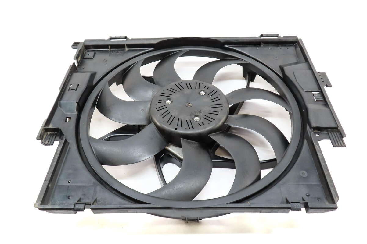Thumbnail 3: 12-16 BMW 2 3 4 SERIES (F22 F30 F31 F32) RADIATOR ELECTRIC COOLING FAN w/ SHROUD