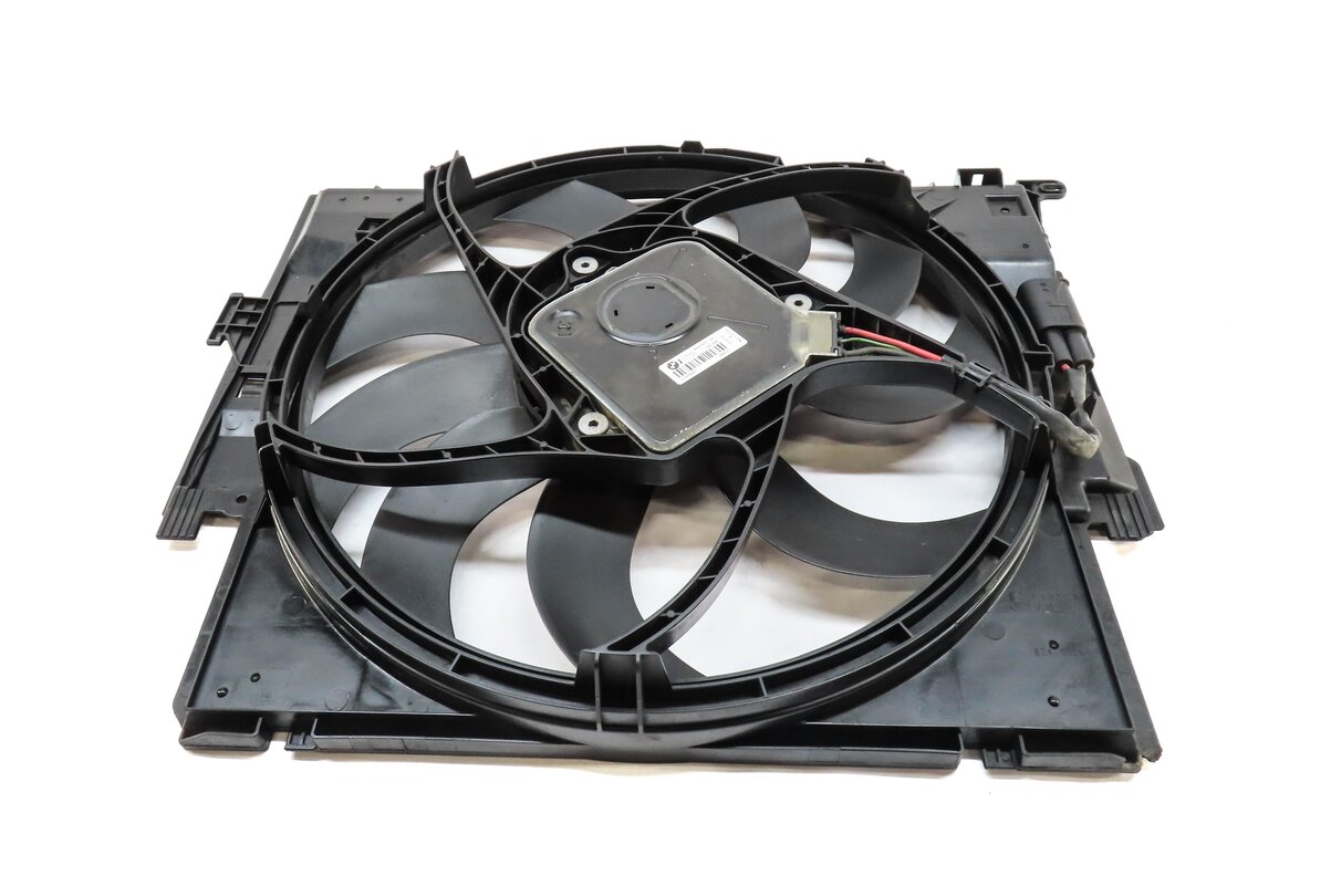 Thumbnail 4: 12-16 BMW 2 3 4 SERIES (F22 F30 F31 F32) RADIATOR ELECTRIC COOLING FAN w/ SHROUD