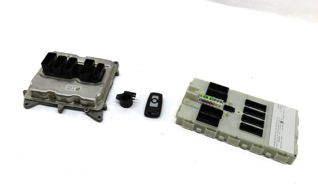 13-18 BMW 328i 428i 528i X3 X4 (F30 F32) 2.0L N26 ENGINE DME BCM MODULE KEY SET