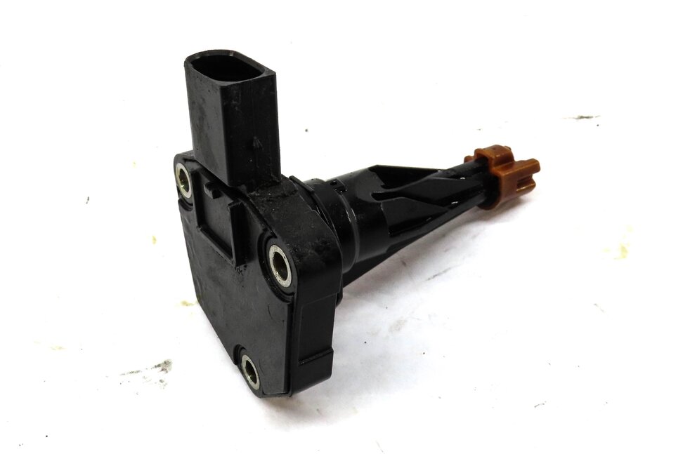 2015 BMW 428i (F32) 2.0L TURBO N26 OIL LEVEL SENSOR 8608779