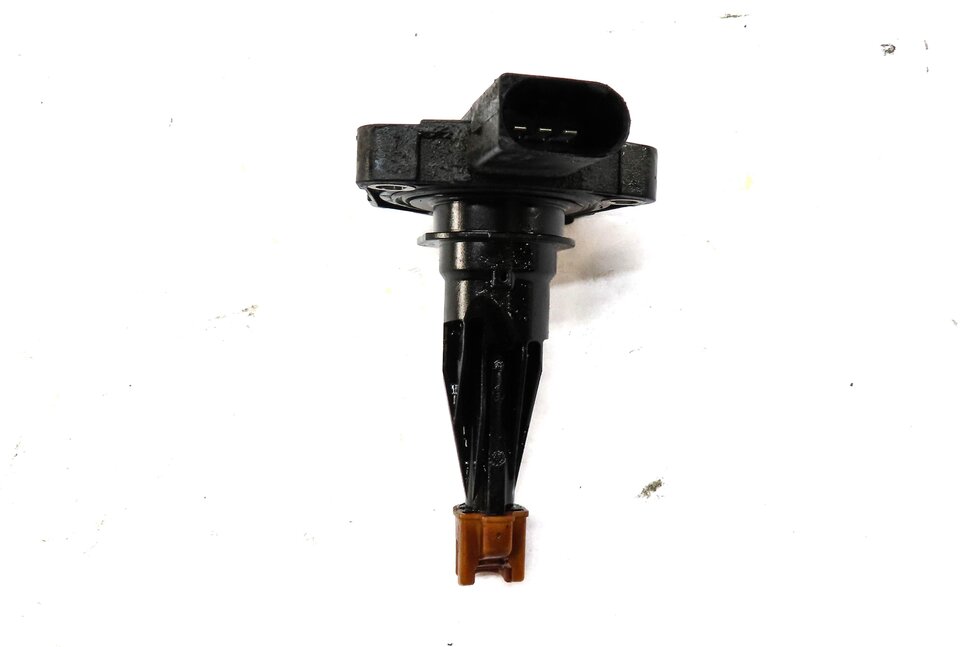 Thumbnail 3: 2015 BMW 428i (F32) 2.0L TURBO N26 OIL LEVEL SENSOR 8608779