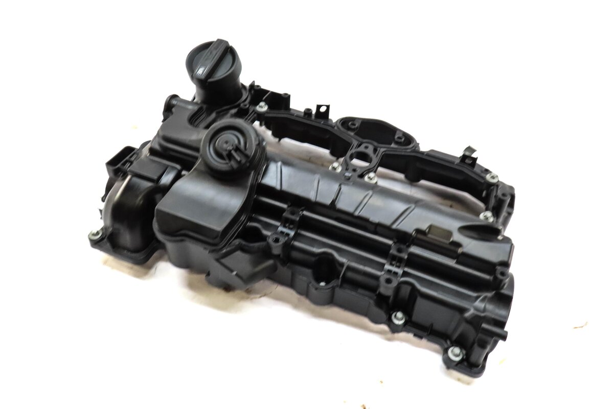 13-18 BMW 228i 320i 328i 428i 528i X1 X3 X5 Z4 - 2.0L TURBO ENGINE VALVE COVER