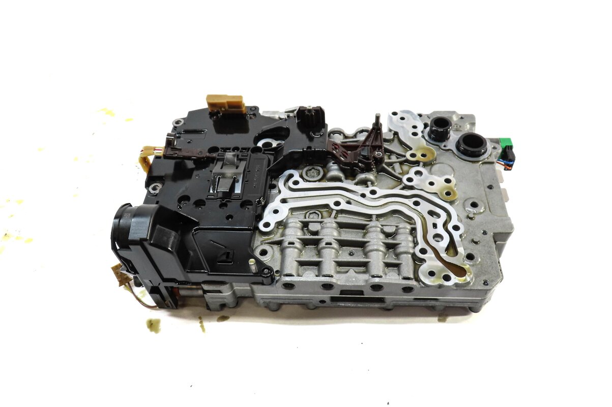 Thumbnail 3: 14-16 BMW 228i 328i 428i 528i (F22 F30 F32 F10) 8HP-45 TRANSMISSION VALVE BODY
