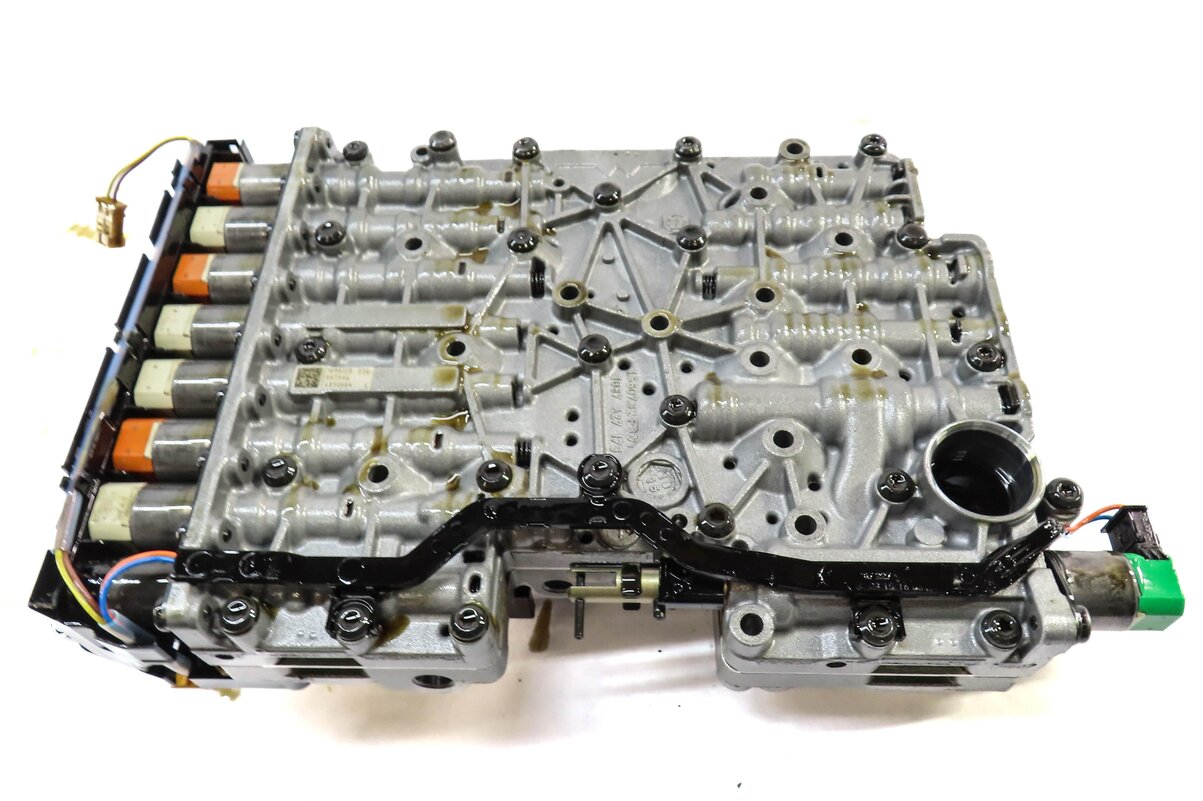Thumbnail 4: 14-16 BMW 228i 328i 428i 528i (F22 F30 F32 F10) 8HP-45 TRANSMISSION VALVE BODY