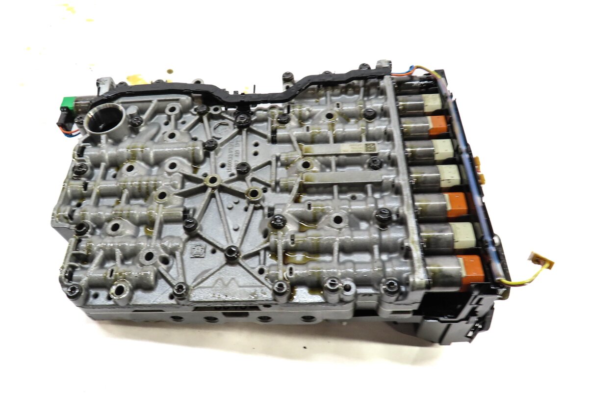 Thumbnail 5: 14-16 BMW 228i 328i 428i 528i (F22 F30 F32 F10) 8HP-45 TRANSMISSION VALVE BODY