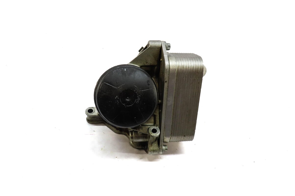 Thumbnail 2: 2015 BMW 428i (F32) 2.0L TURBO N26 ENGINE OIL FILTER HOUSING w/ COOLER 7516383