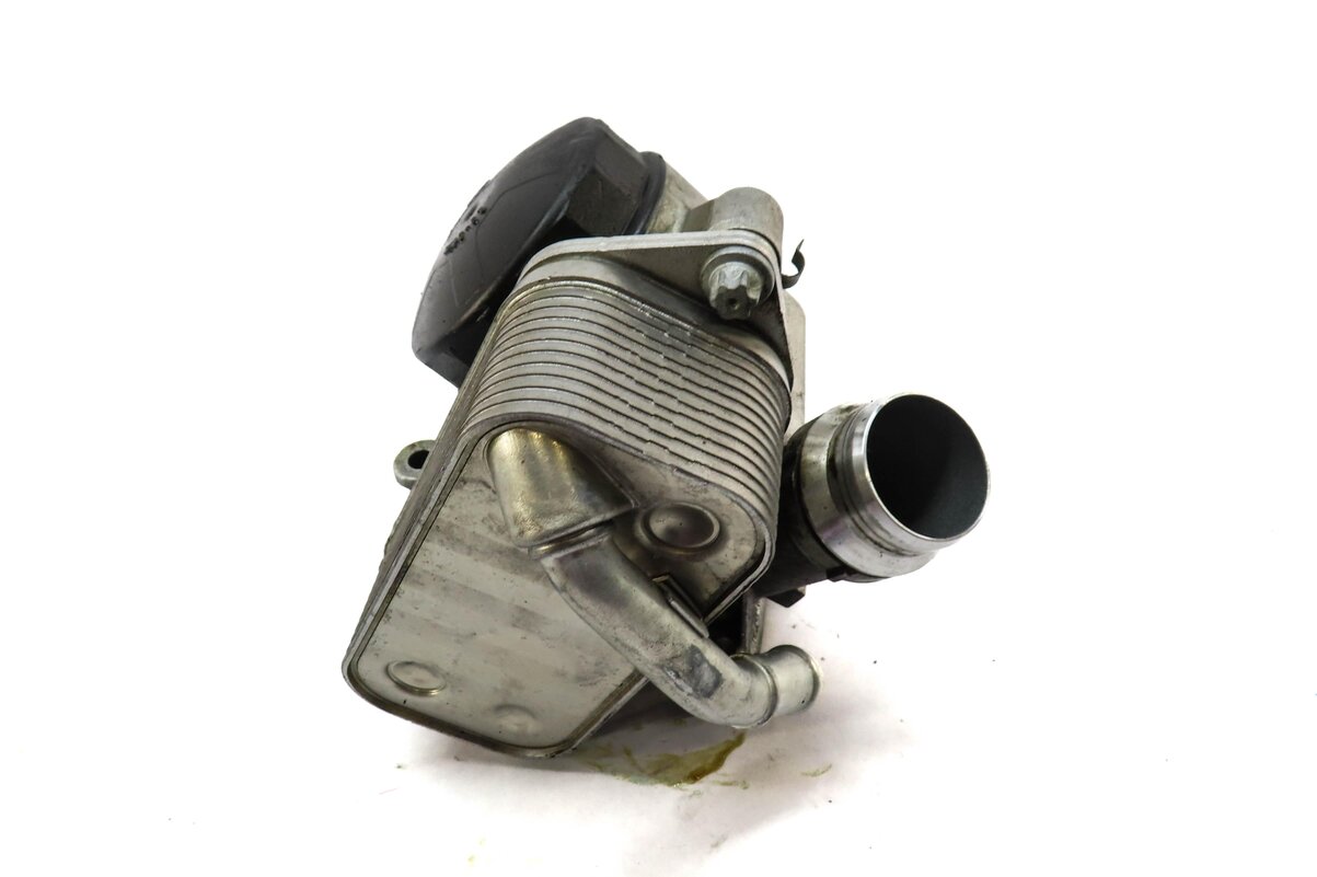 Thumbnail 3: 2015 BMW 428i (F32) 2.0L TURBO N26 ENGINE OIL FILTER HOUSING w/ COOLER 7516383