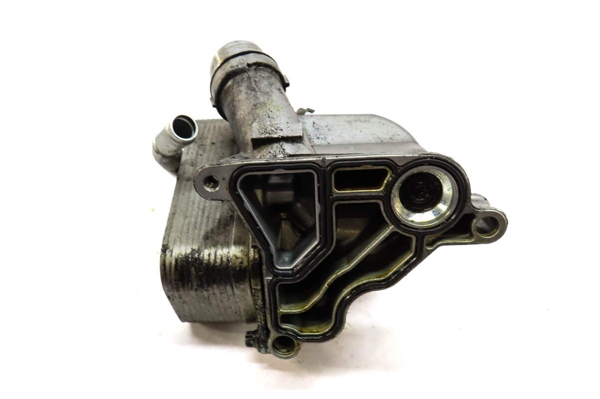Thumbnail 4: 2015 BMW 428i (F32) 2.0L TURBO N26 ENGINE OIL FILTER HOUSING w/ COOLER 7516383