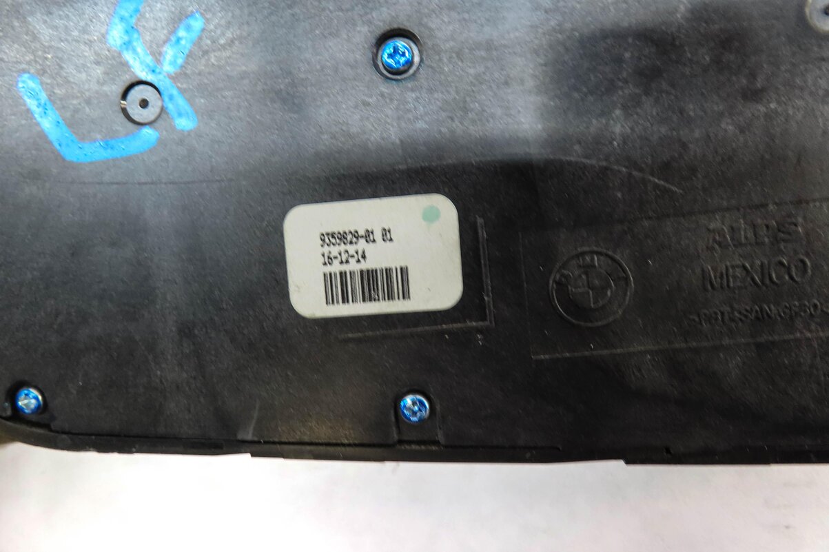 Thumbnail 5: 2015 BMW 428i (F32) FRONT LEFT DRIVER SEAT ADJUSTMENT ADJUST SWITCH w/ MEMORY
