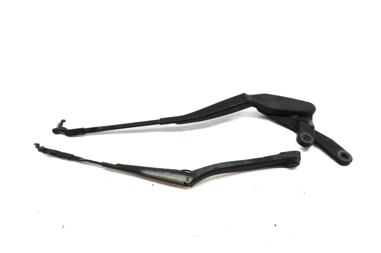 Thumbnail 2: 11-15 MERCEDES E250 E350 E400 E550 E63 (W212) FRONT WINDSHIELD WIPER ARM SET-2