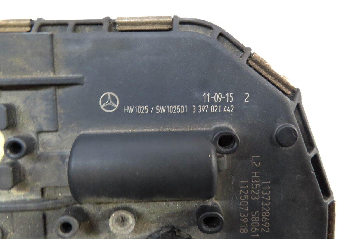 Thumbnail 4: 2010-2017 MERCEDES BENZ E CLS CLASS (C218 W212) FRONT WINDSHIELD WIPER MOTOR