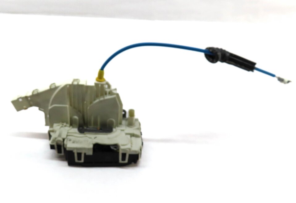 Thumbnail 2: 10-20 MERCEDES C E GLK SL CLS SLK CLASS (W204 W212 W218) LEFT FRONT DOOR LATCH