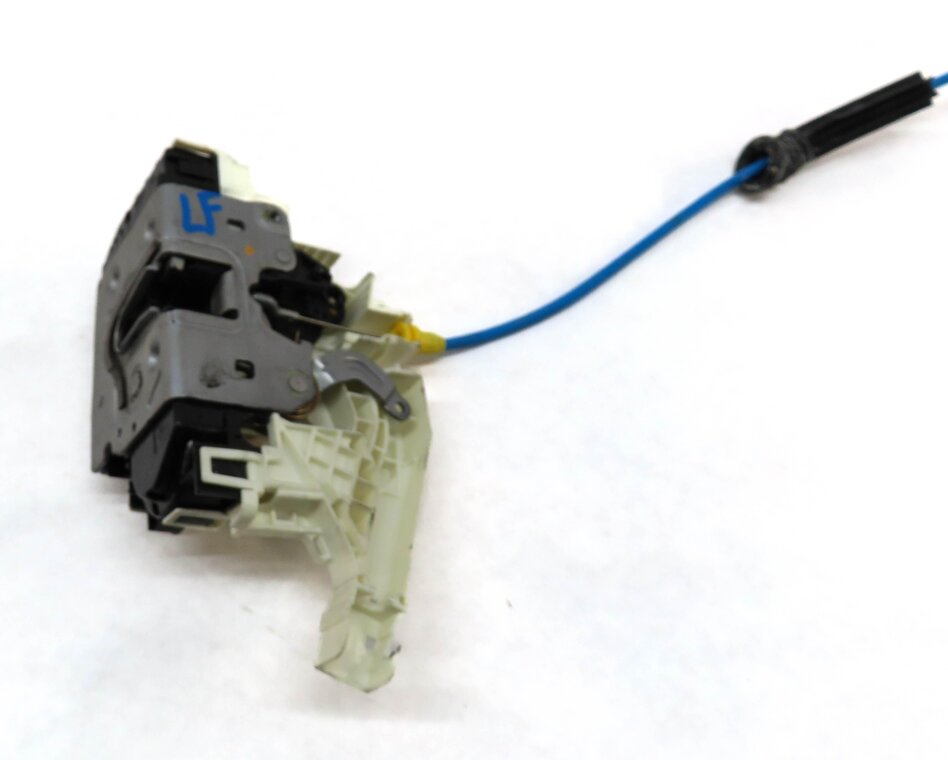 Thumbnail 3: 10-20 MERCEDES C E GLK SL CLS SLK CLASS (W204 W212 W218) LEFT FRONT DOOR LATCH